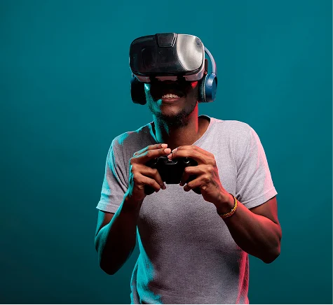 man using vr